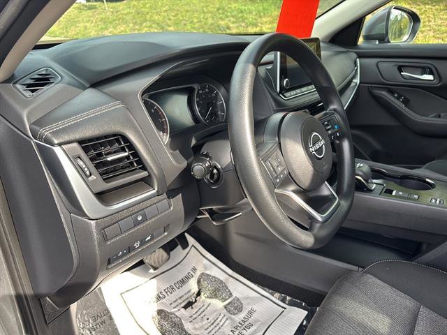 Used 2024 Nissan Rogue SV image 13