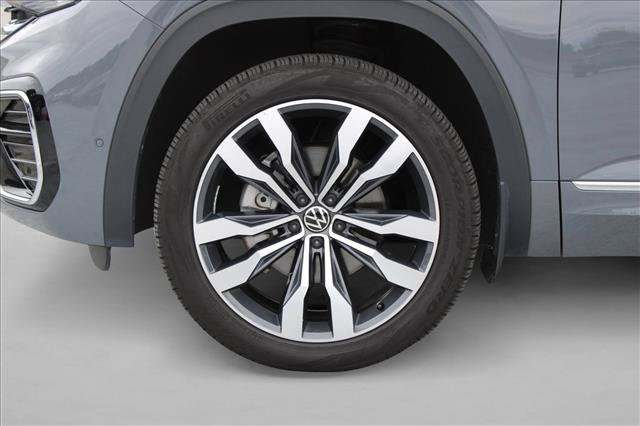 Used 2022 Volkswagen Atlas Cross Sport SEL Premium R-Line AWD/4WD image 17