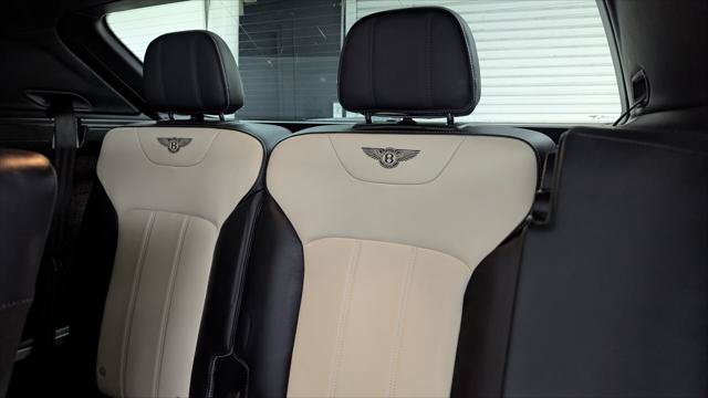 Used 2019 Bentley Bentayga AWD/4WD image 18