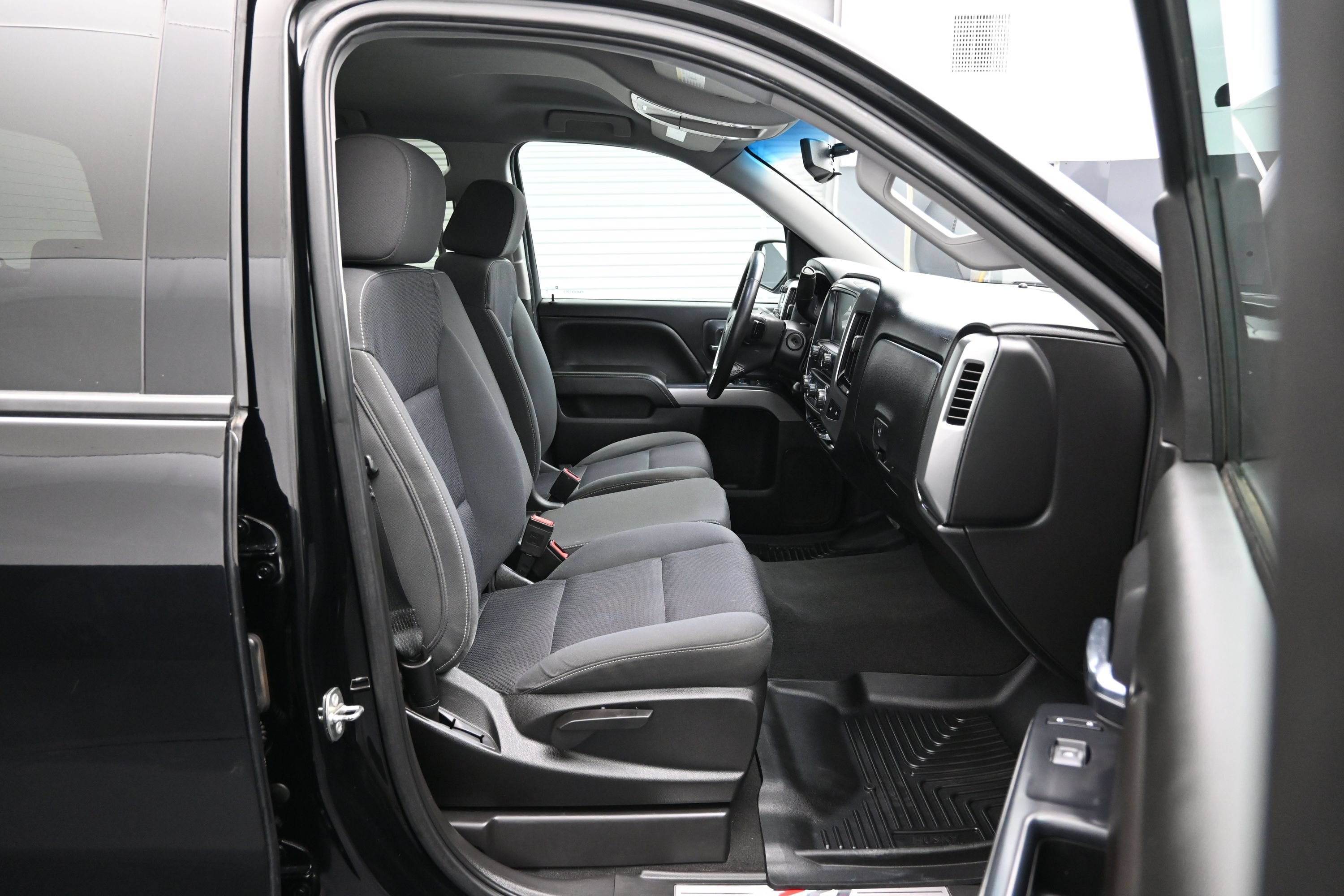 Used 2018 Chevrolet Silverado 1500 LT w/ All Star Edition AWD/4WD image 41