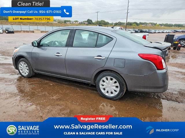 Used 2016 Nissan Versa SV FWD image 3