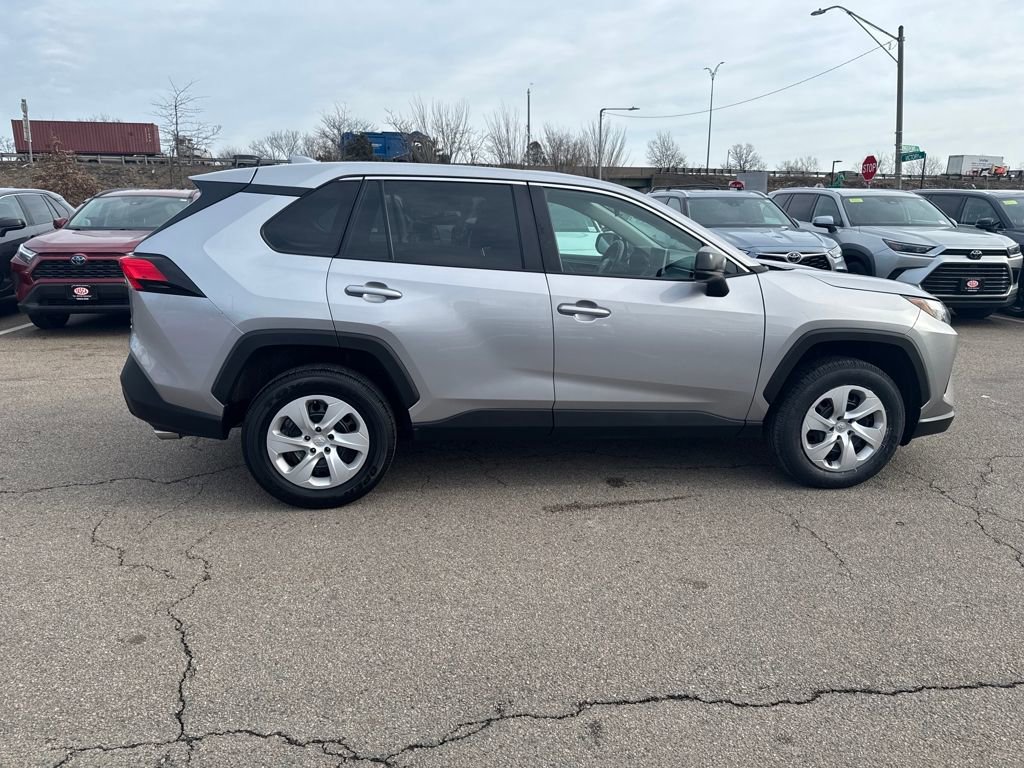 Used 2024 Toyota RAV4 LE image 9