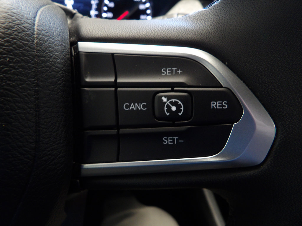 Used 2023 Jeep Compass Latitude w/ Sun and Sound Group AWD/4WD image 31