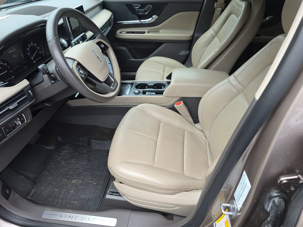 Used 2020 Lincoln Corsair FWD w/ Premium Package image 8