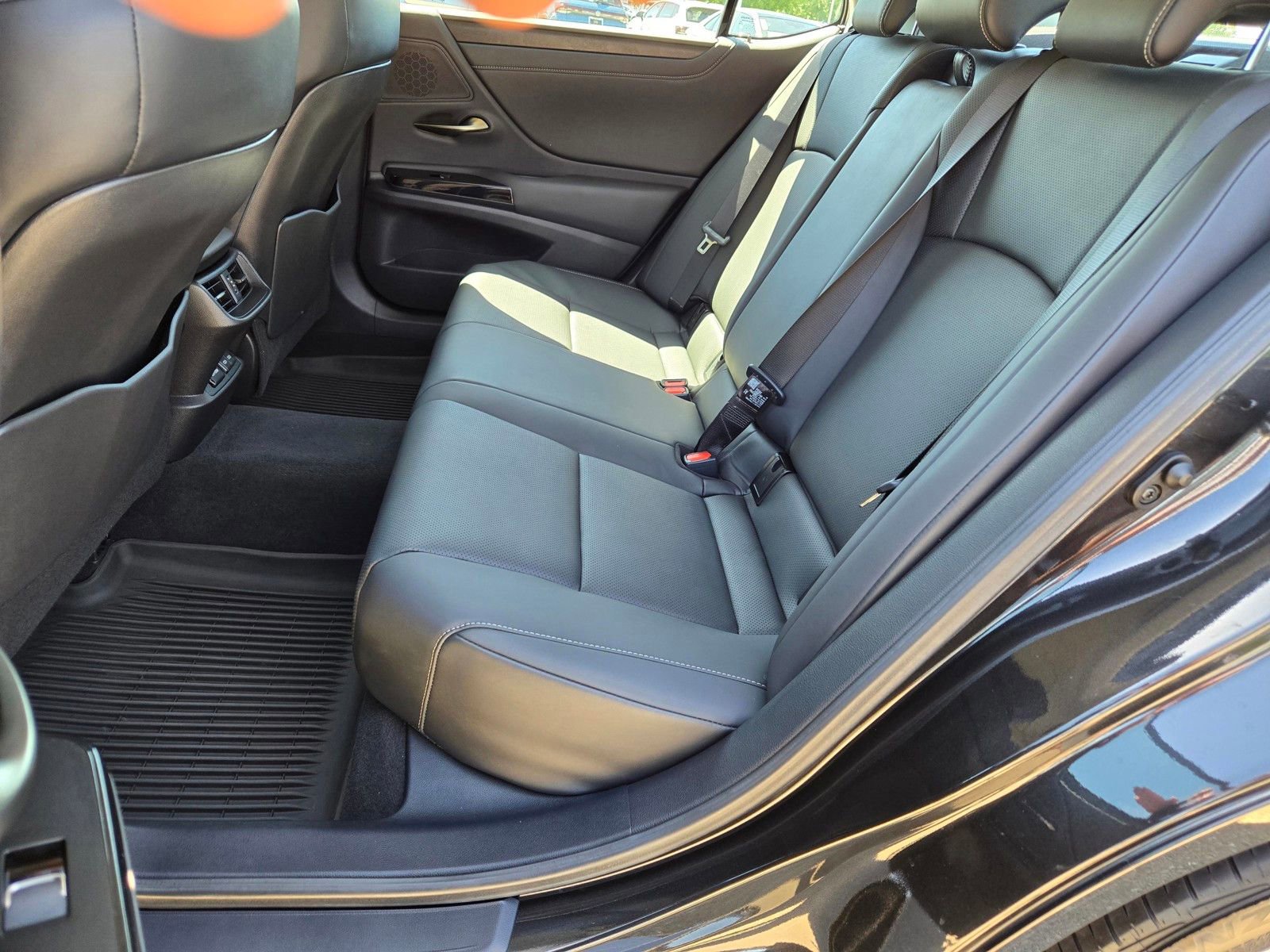 Used 2024 Lexus ES 250 w/ Premium Package AWD/4WD image 10