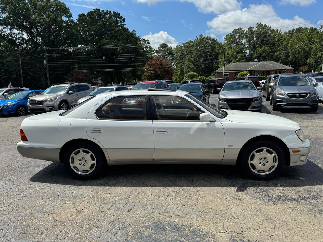 Used 2000 Lexus LS 400 w/ Platinum Series RWD image 4