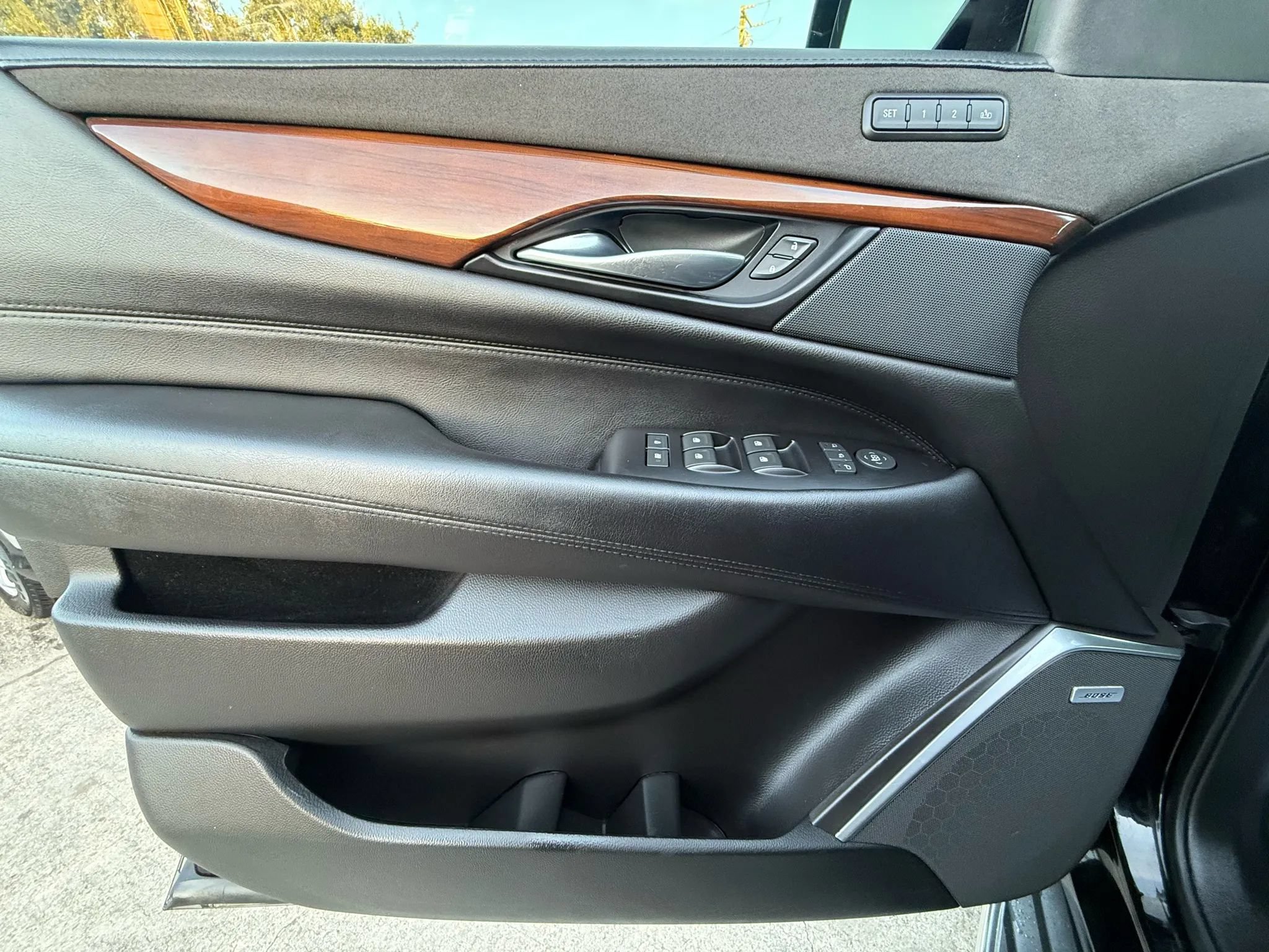 Used 2018 Cadillac Escalade Luxury RWD image 21