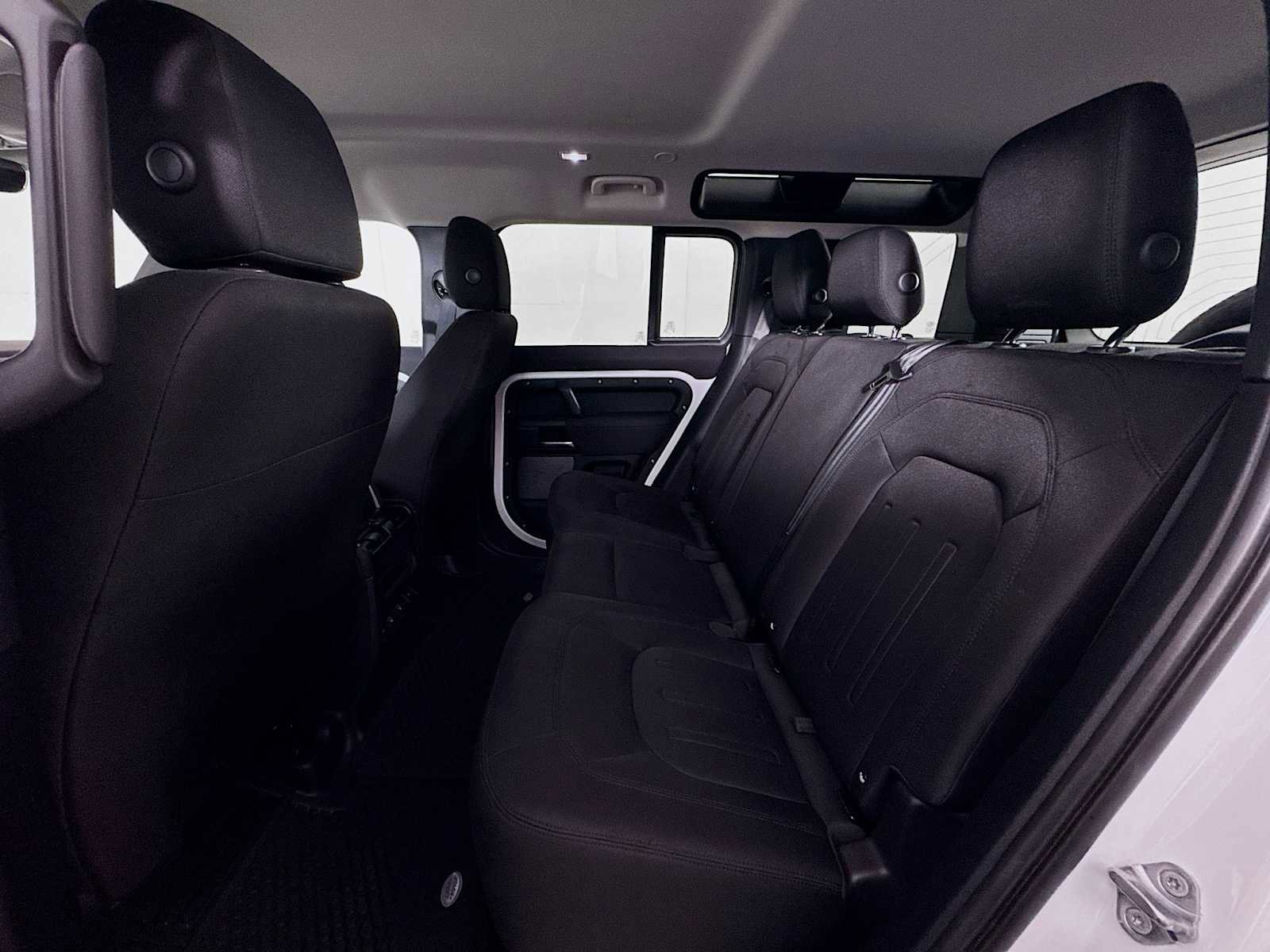 Certified 2022 Land Rover Defender 110 image 19