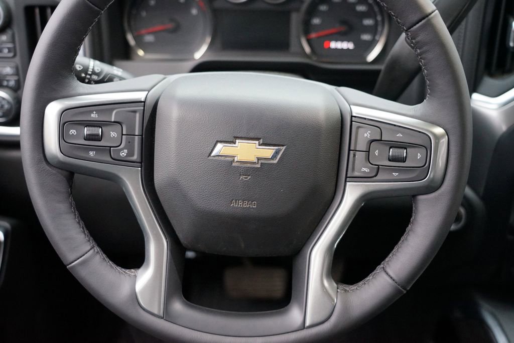 Used 2022 Chevrolet Silverado 3500 LTZ image 25