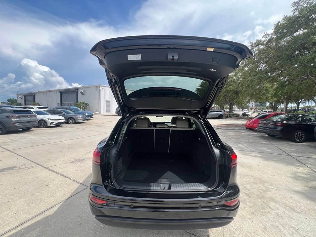 Used 2025 Audi Q6 e-tron Premium w/ Convenience Package RWD image 36