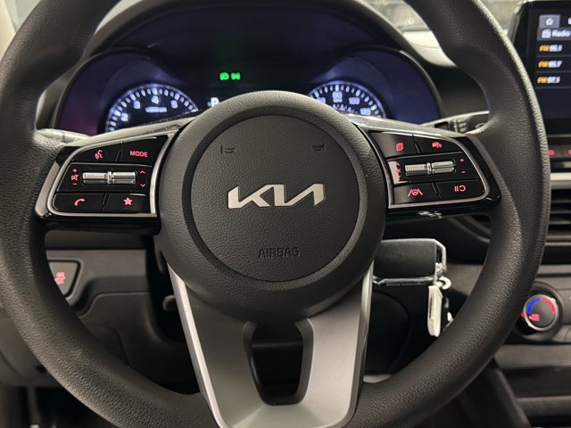 Used 2022 Kia Forte LXS w/ LXS Technology Package FWD image 13