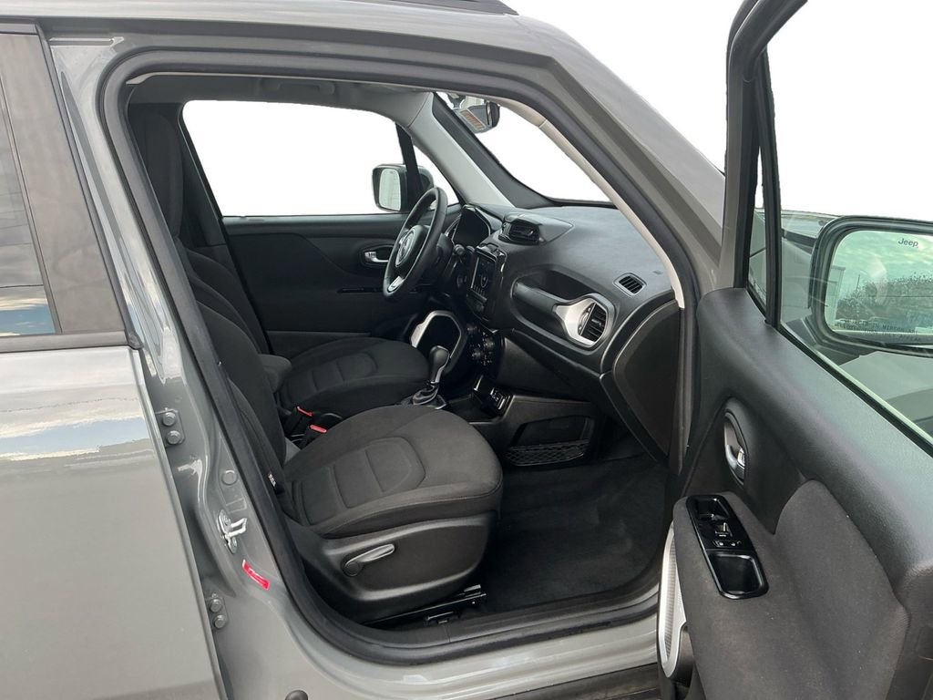 Used 2021 Jeep Renegade Latitude image 22