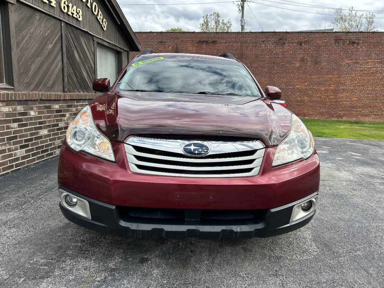 Used 2011 Subaru Outback 2.5i Premium AWD/4WD image 6
