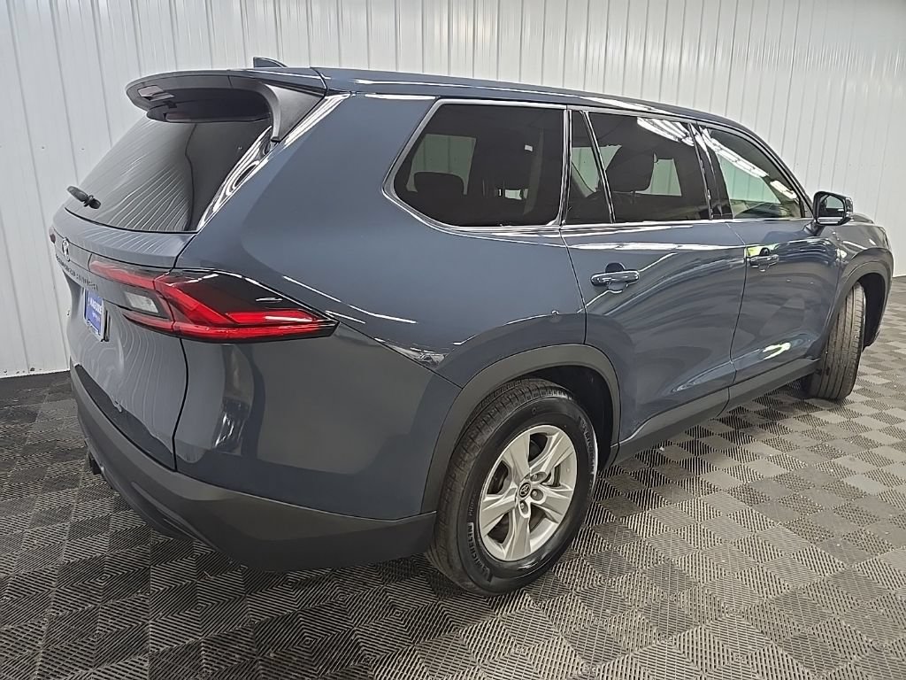 Used 2025 Toyota Grand Highlander AWD image 12