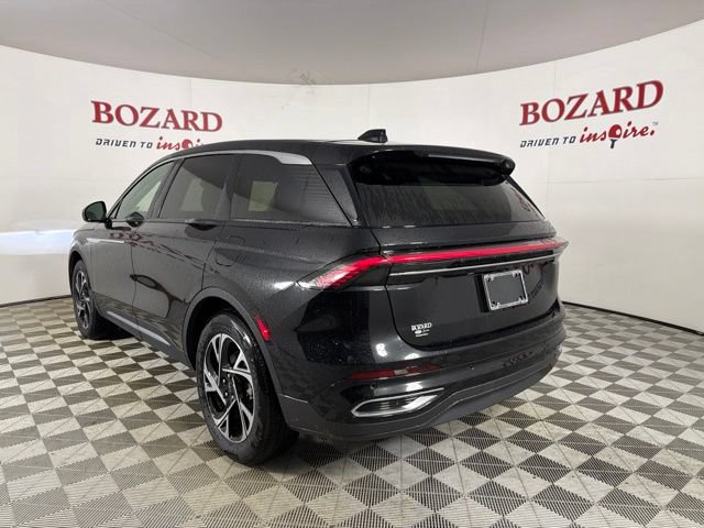 Used 2025 Lincoln Nautilus Premier AWD/4WD image 6