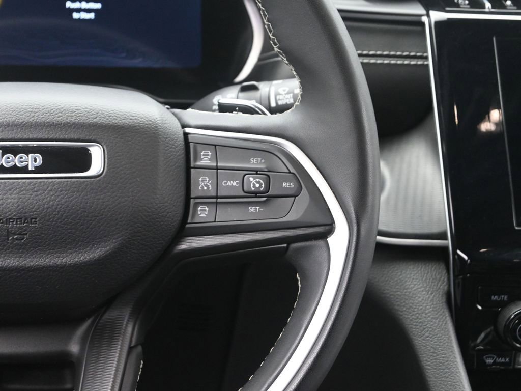 Used 2024 Jeep Grand Cherokee L Laredo image 31