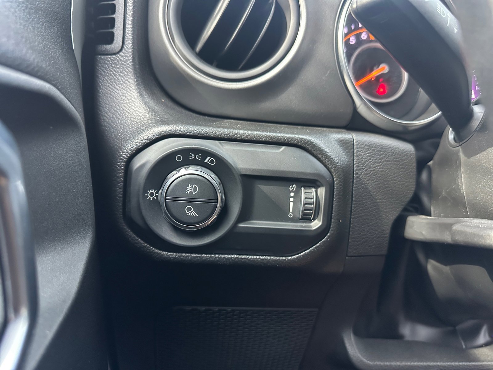 Used 2023 Jeep Gladiator Sport AWD/4WD image 20