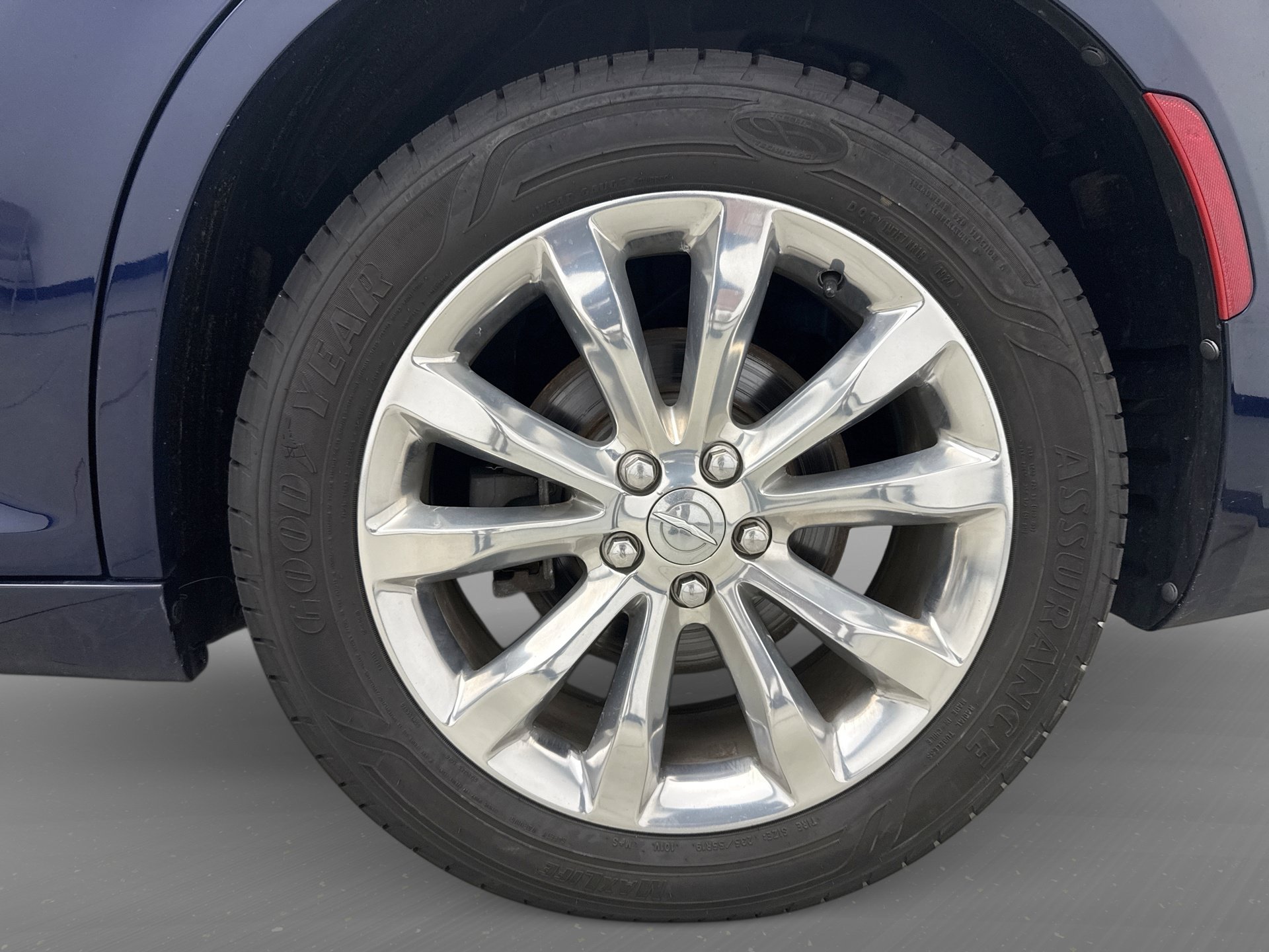 Used 2017 Chrysler 300 Limited AWD/4WD image 20