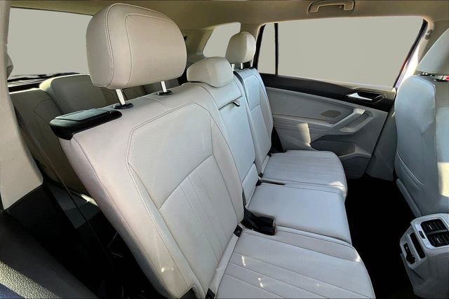 Used 2022 Volkswagen Tiguan SE image 29