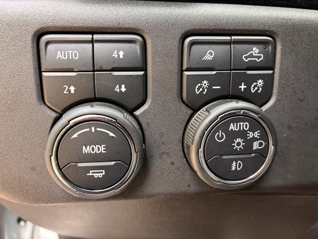 Used 2023 Chevrolet Silverado 1500 High Country w/ Technology Package image 30