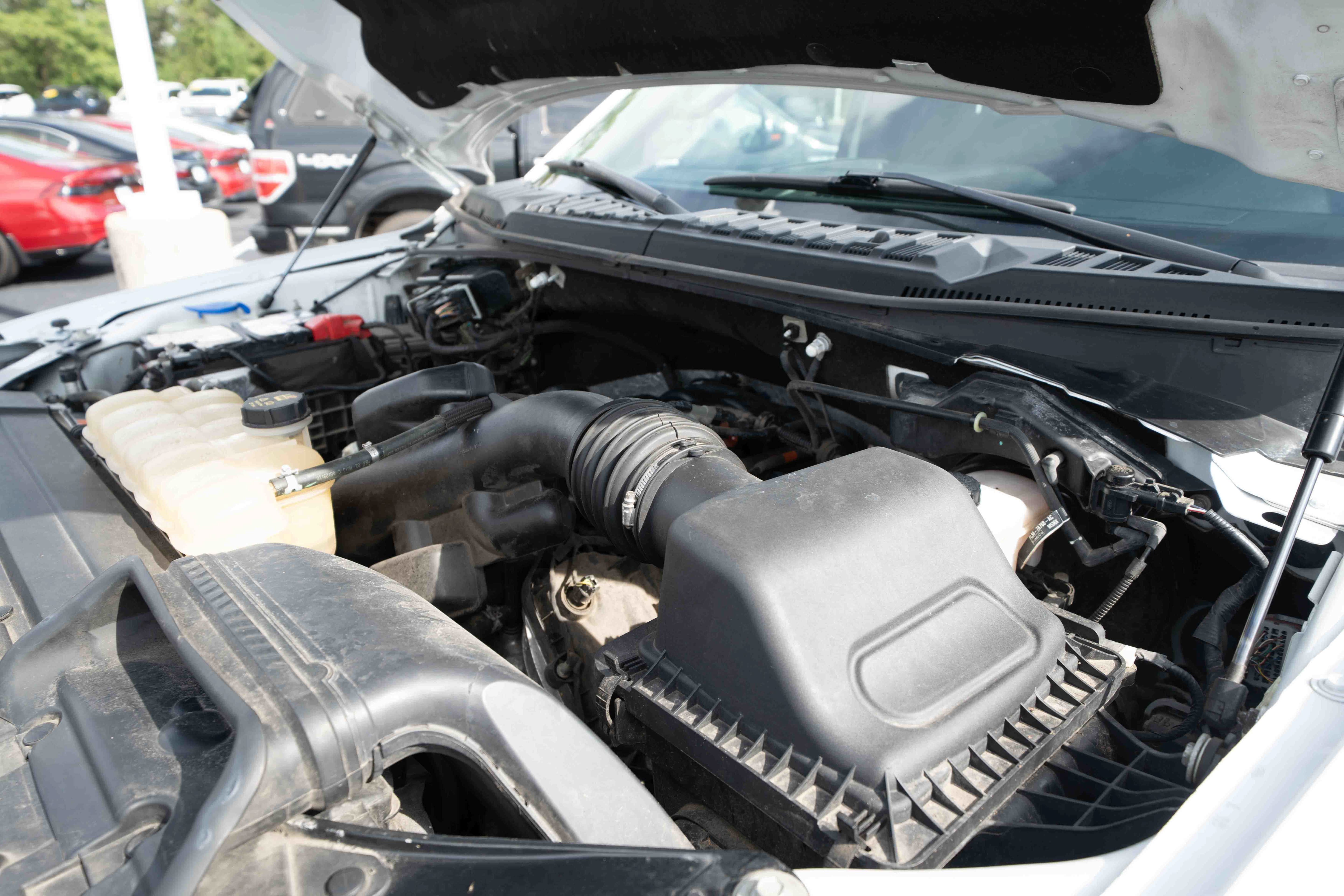 Used 2018 Ford F150 XLT w/ Equipment Group 302A Luxury AWD/4WD image 31