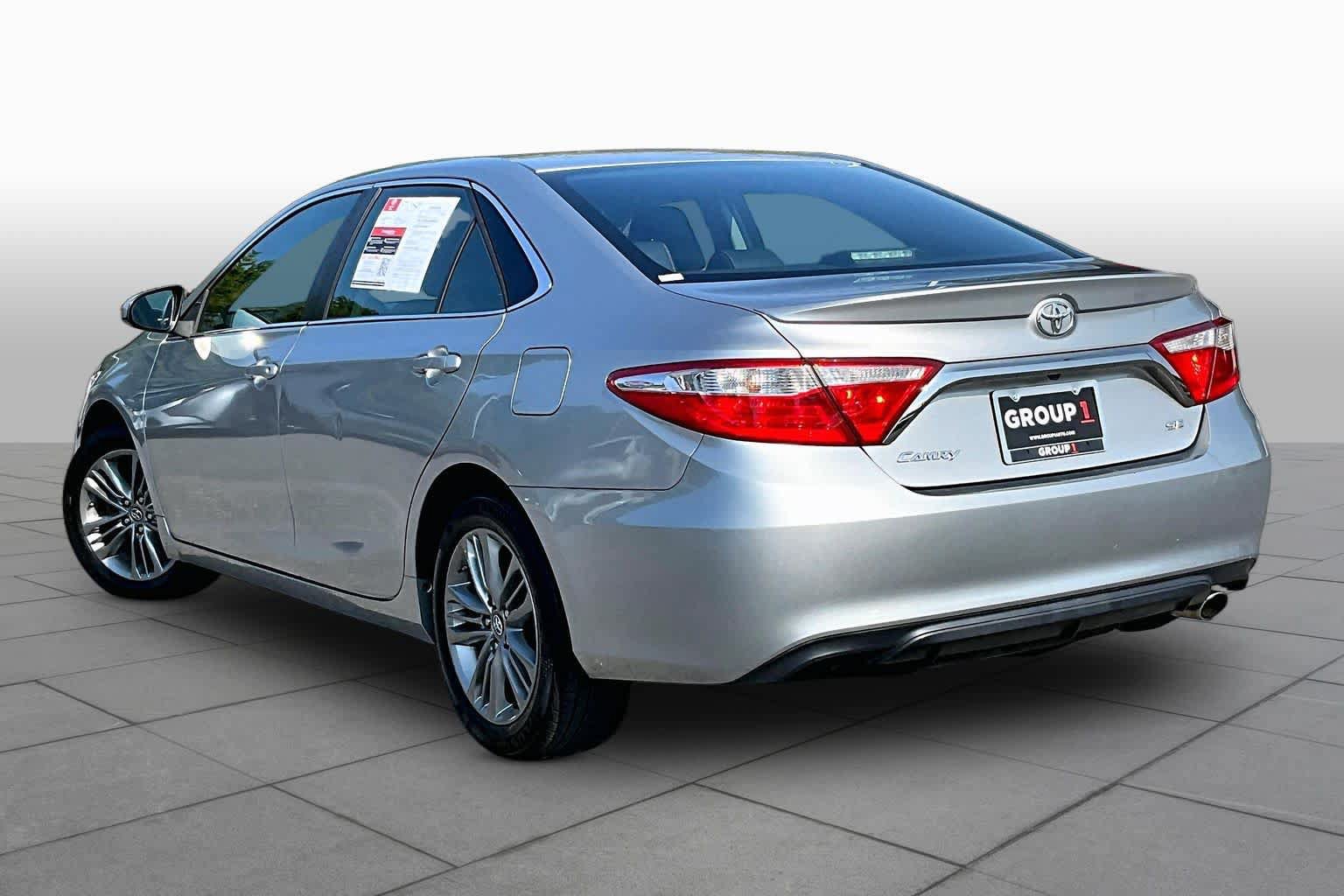 Used 2017 Toyota Camry SE FWD image 12