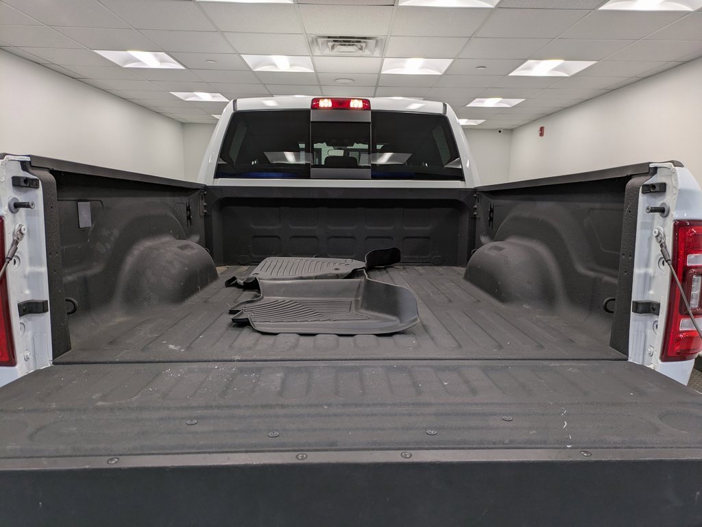 Used 2024 RAM 2500 Tradesman w/ Chrome Appearance Group image 24