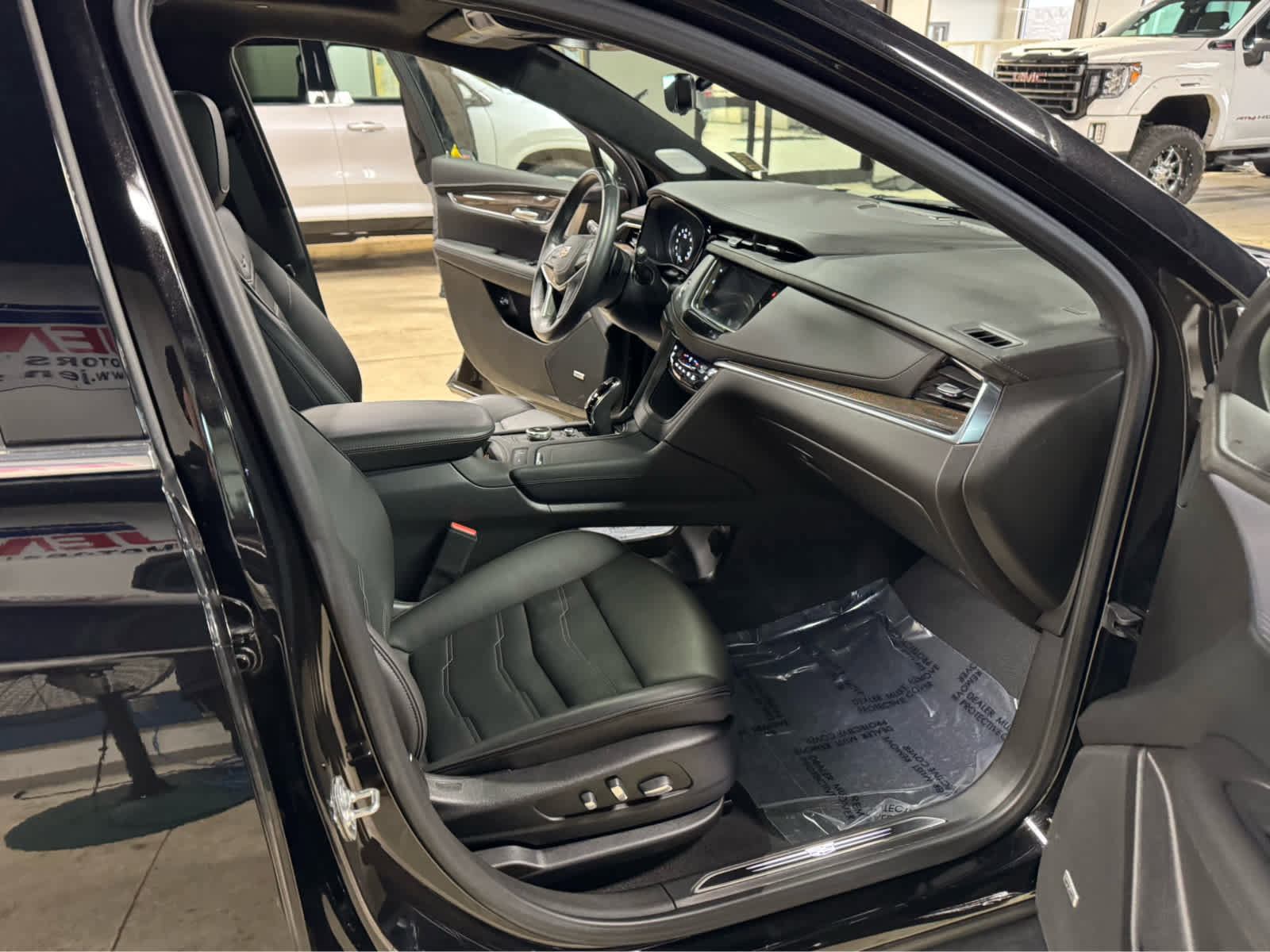 Used 2024 Cadillac XT5 Premium Luxury w/ Platinum Package image 11