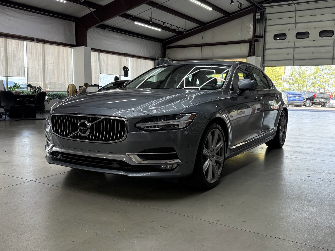 Used 2020 Volvo S90 T6 Inscription image 4