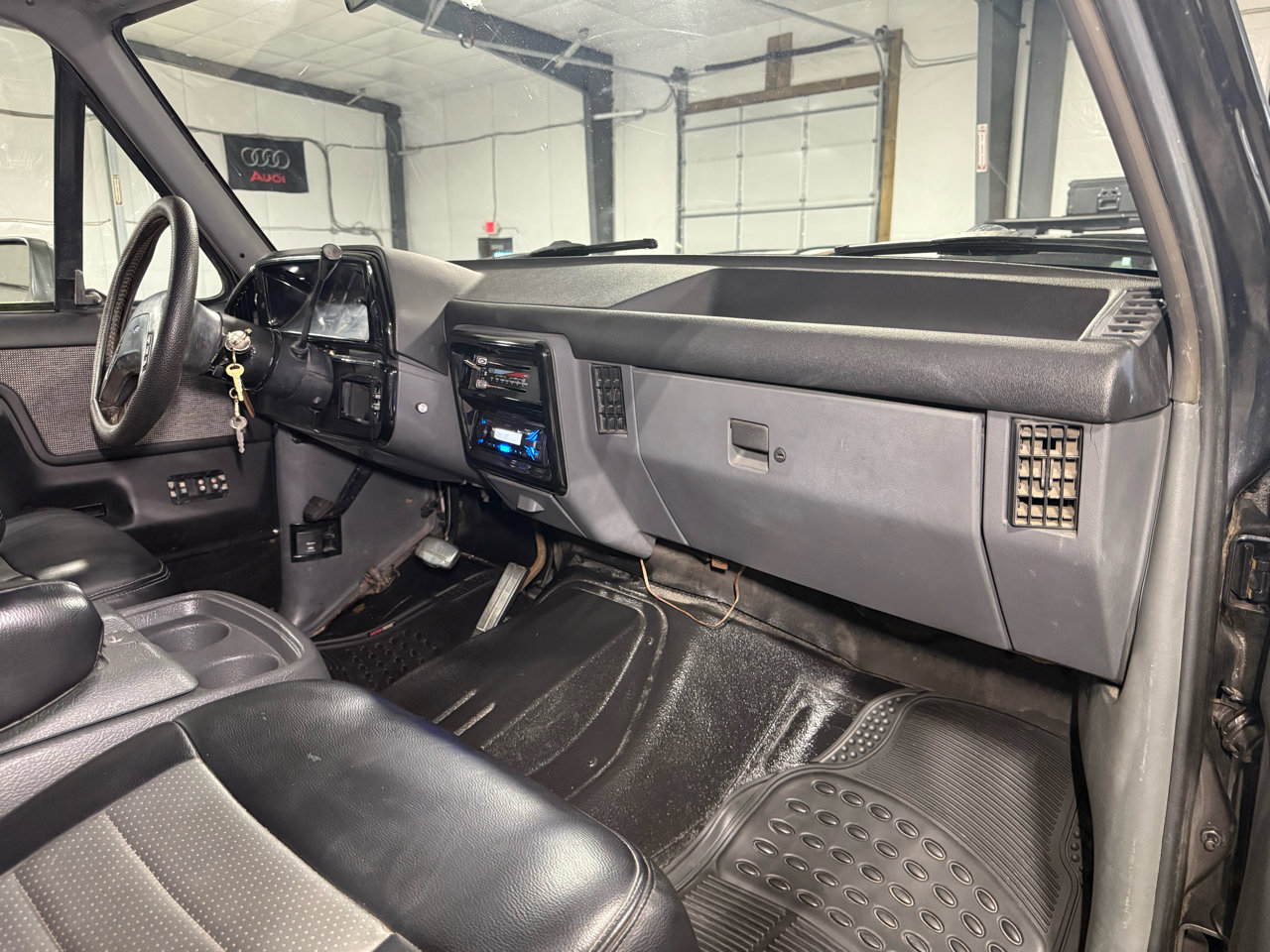 Used 1989 Ford Bronco Custom image 17