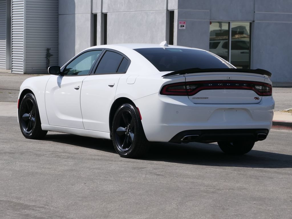 Used 2016 Dodge Charger R/T RWD image 5