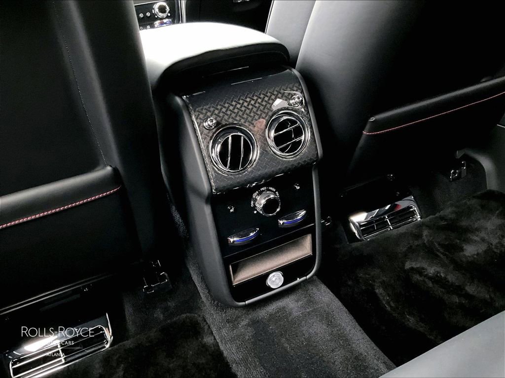 Certified 2024 Rolls-Royce Cullinan Black Badge image 31