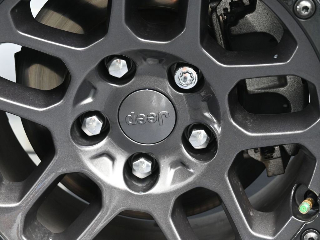 Used 2022 Jeep Wrangler Unlimited Sport image 31