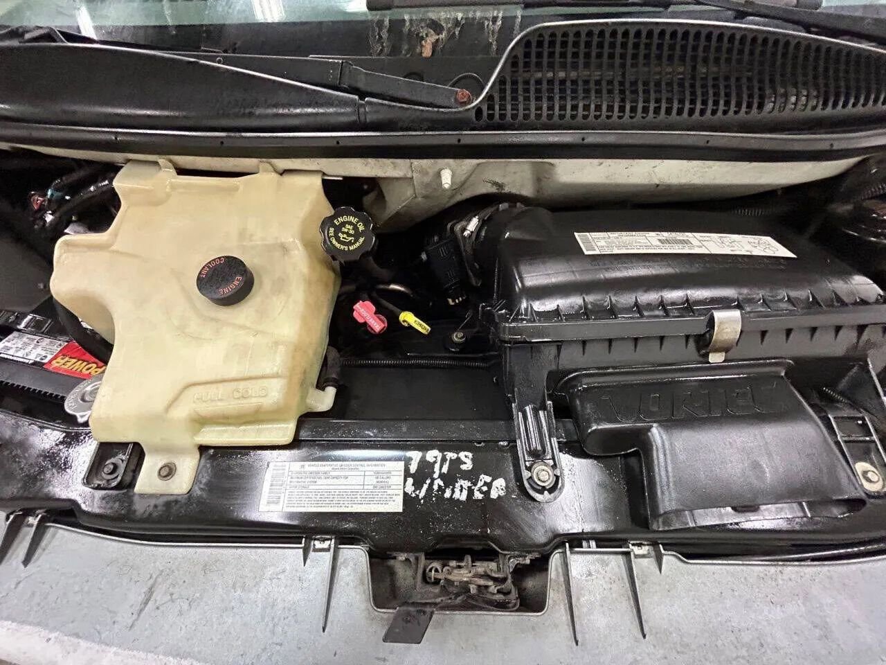 Used 2000 Chevrolet Express 3500 image 8