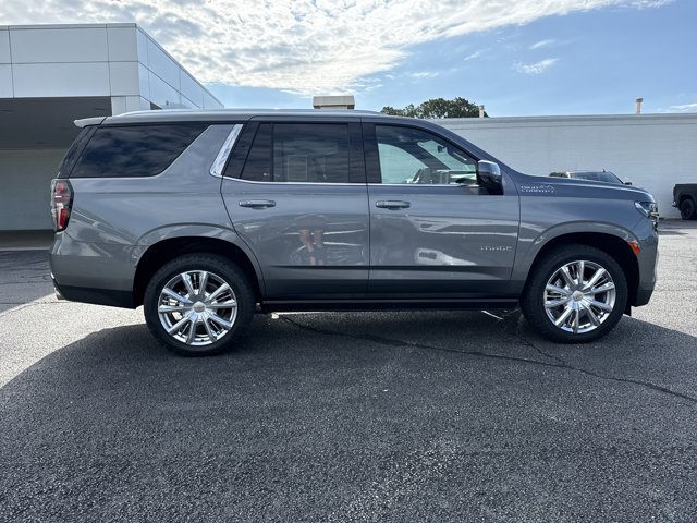Used 2021 Chevrolet Tahoe High Country w/ Premium Package AWD/4WD image 2