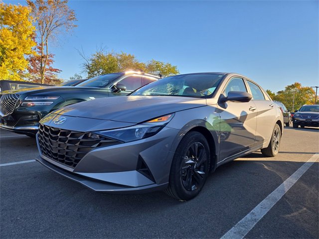 Certified 2022 Hyundai Elantra SEL w/ Cargo Package