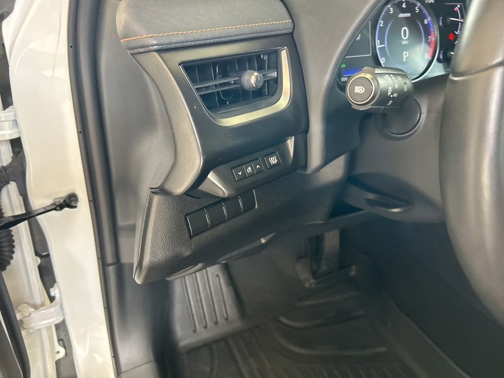 Used 2020 Lexus UX 200 w/ Premium Package image 37