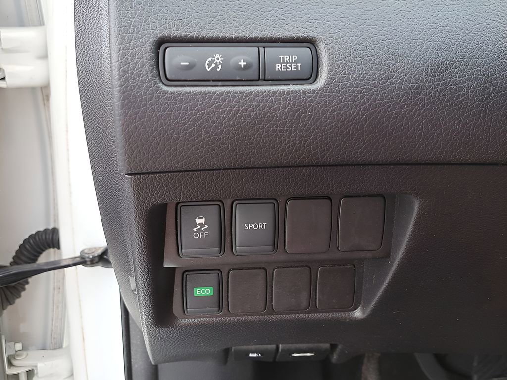 Used 2015 Nissan Rogue S image 25