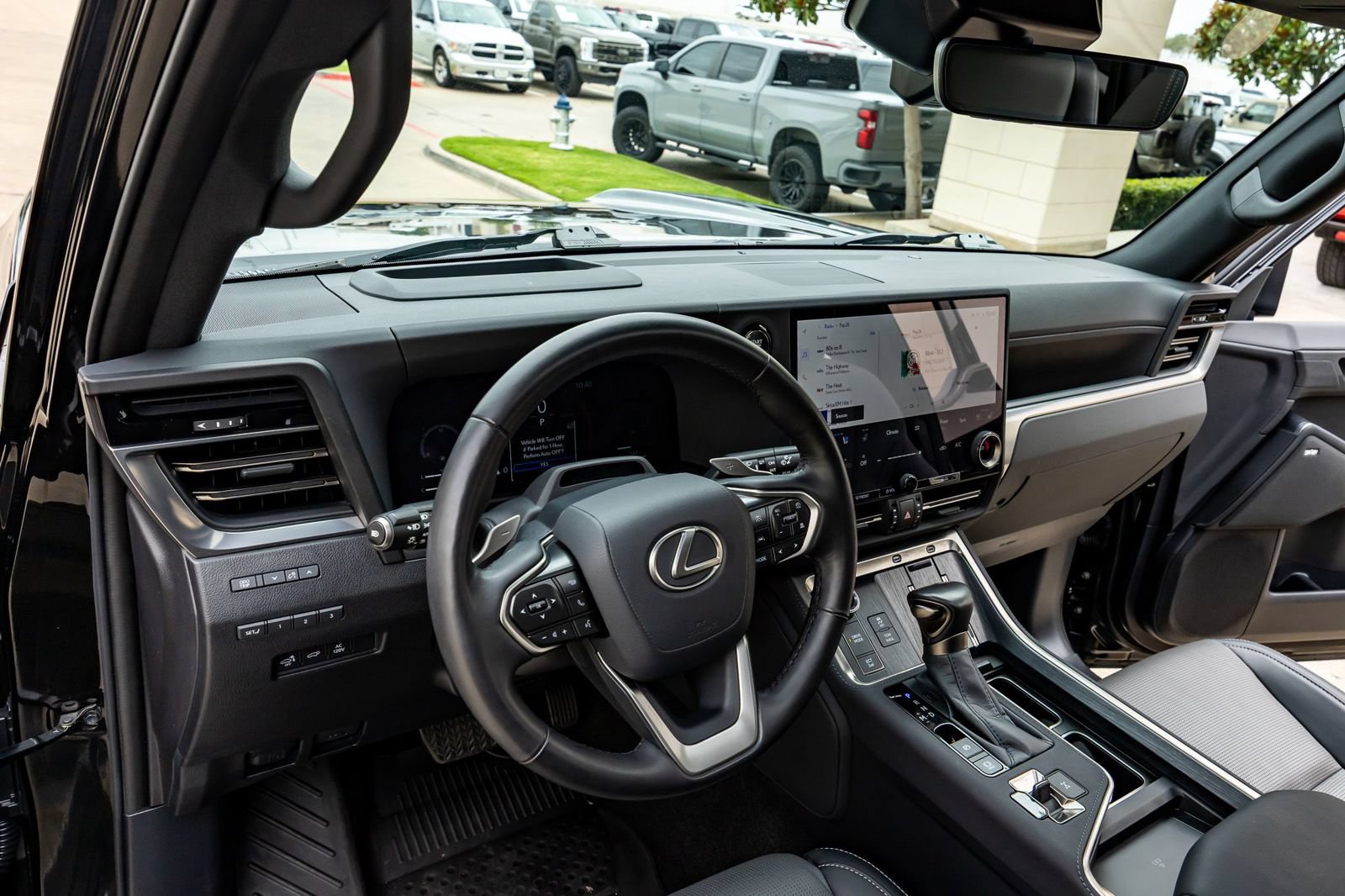 Used 2024 Lexus GX 550 w/ Accessory Package (31) AWD/4WD image 17