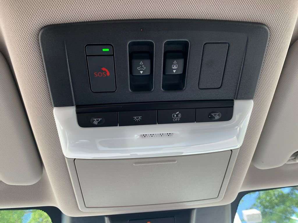 Used 2026 Nissan Rogue SV w/ SV Premium Package image 27