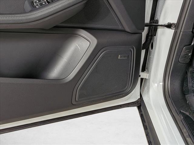Certified 2025 Porsche Macan AWD/4WD image 14