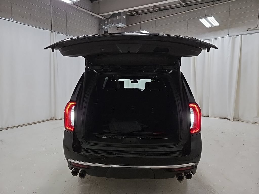 Used 2021 GMC Yukon XL Denali AWD/4WD image 9
