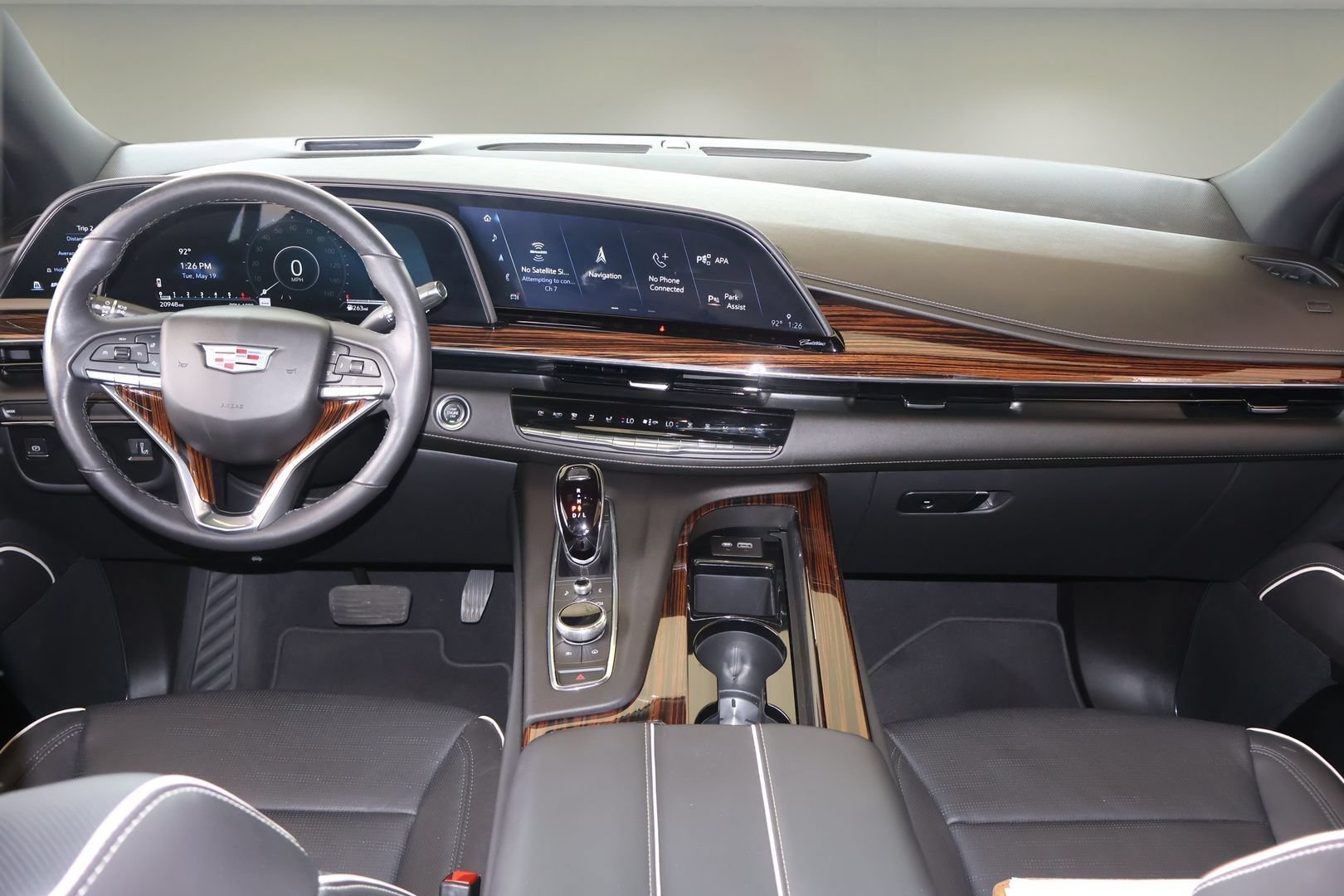 Used 2021 Cadillac Escalade Premium Luxury RWD image 13