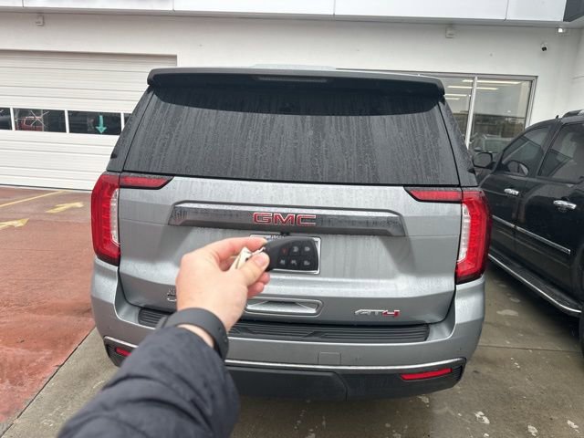 Used 2023 GMC Yukon AT4 w/ AT4 Premium Package image 4