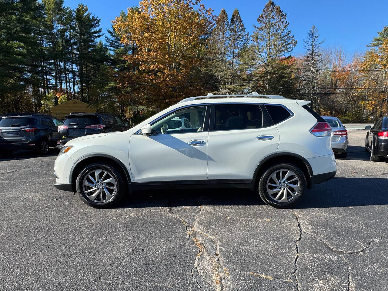 Used 2015 Nissan Rogue SL w/ SL Premium Package image 15