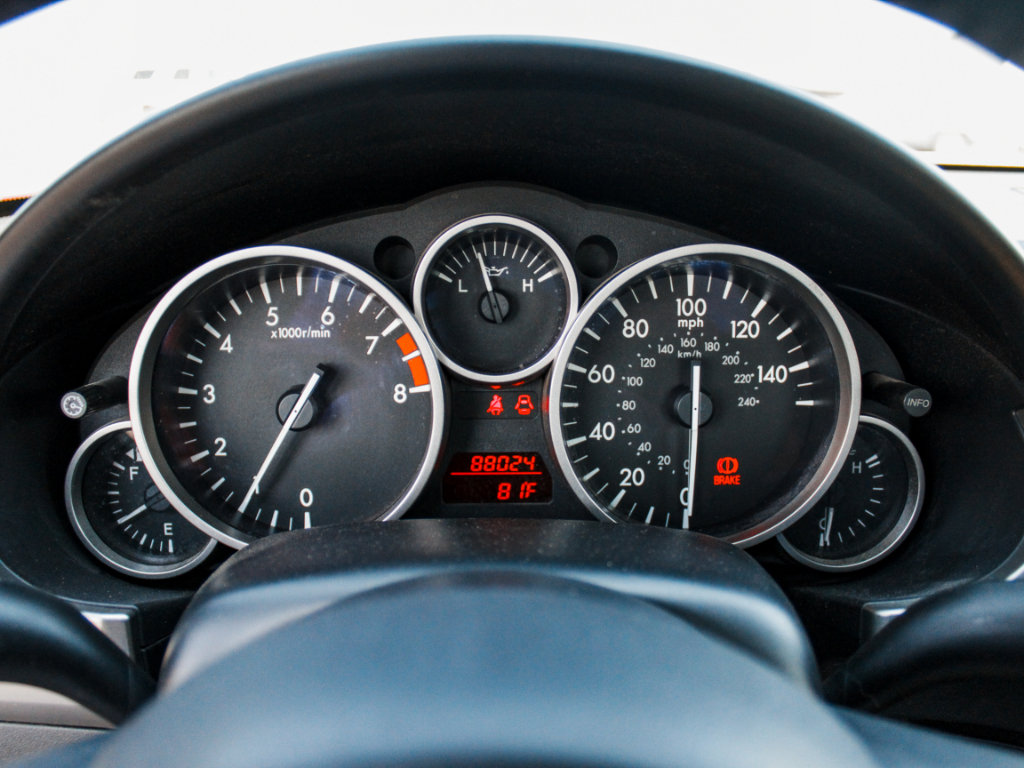 Used 2010 MAZDA MX-5 Miata Grand Touring w/ Premium Pkg RWD image 13