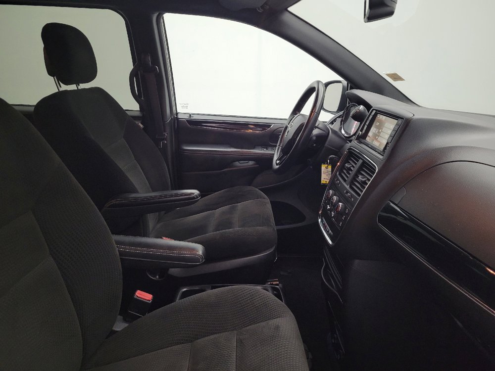 Used 2016 Dodge Grand Caravan SE FWD image 21