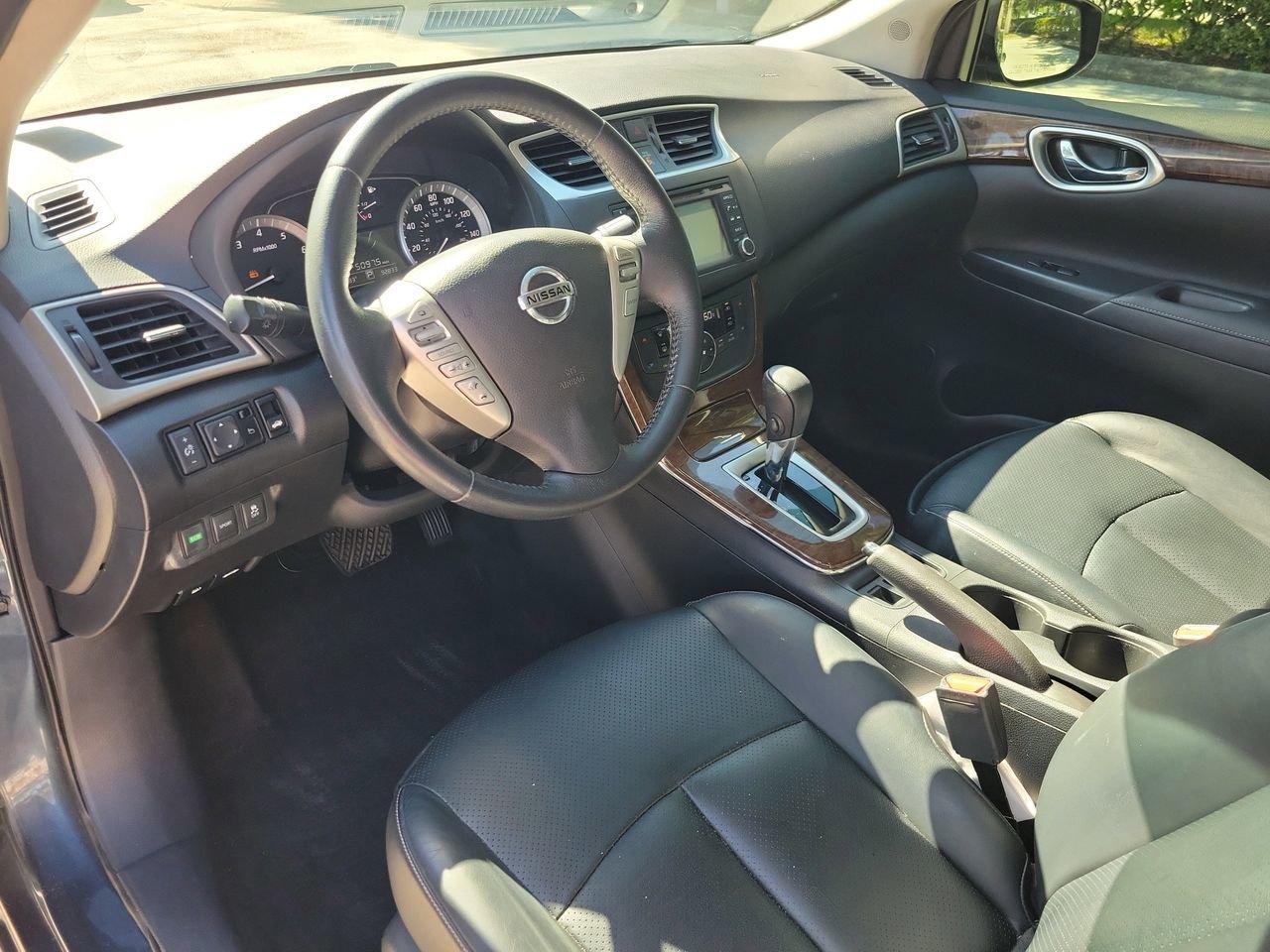 Used 2015 Nissan Sentra SL w/ Navigation Package FWD image 15