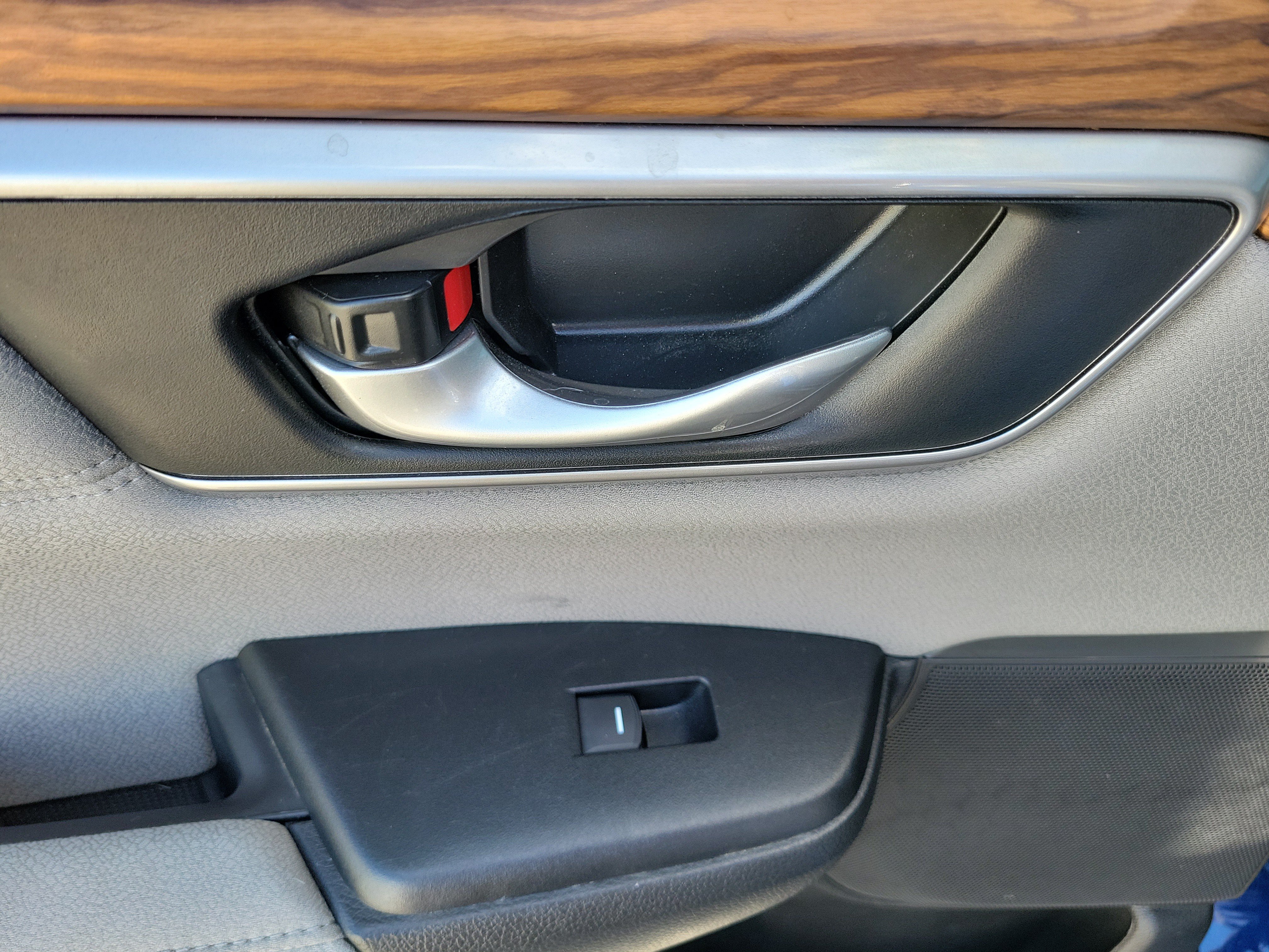 Used 2018 Honda CR-V EX image 16