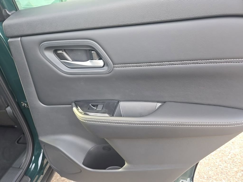 New 2026 Nissan Rogue SV image 32